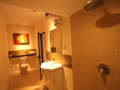 deluxe room in sanur with bath room