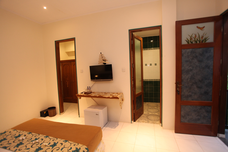 superior room, dressing room, bathroom, sanur hotel